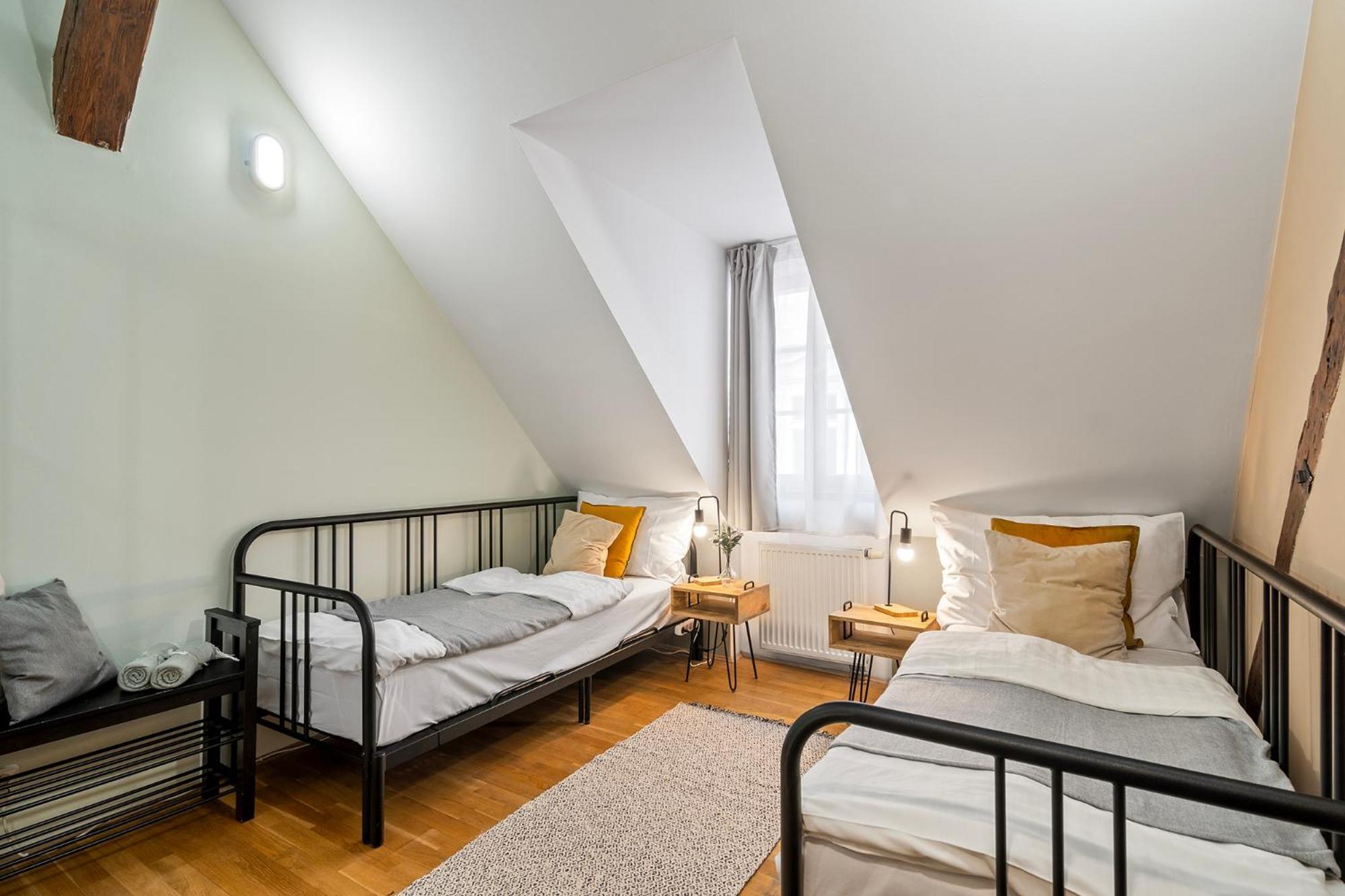 Charles Bridge Historical Apts By Michal&Friends Прага Екстериор снимка