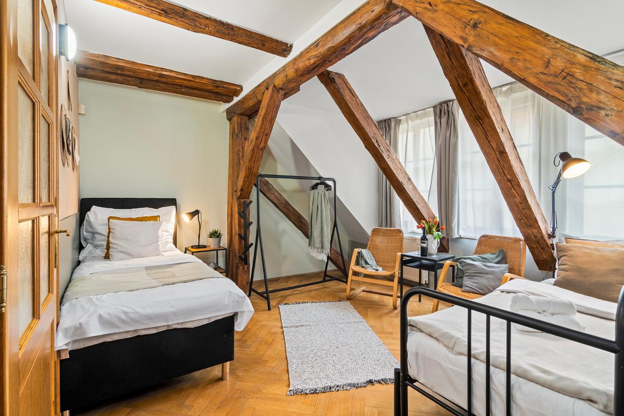 Charles Bridge Historical Apts By Michal&Friends Прага Екстериор снимка
