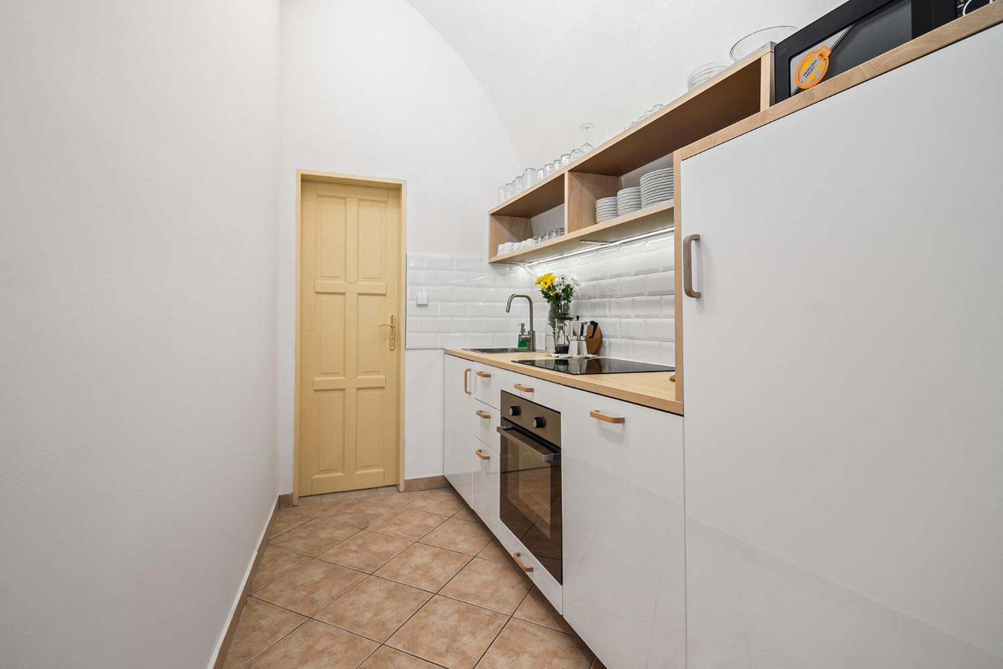 Charles Bridge Historical Apts By Michal&Friends Прага Екстериор снимка